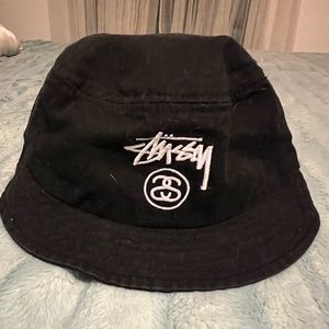 Stussy black bucket hat - great condition!